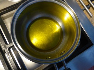 kleine luchtbelletjes in de olijfolie