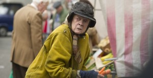 Maggie Smith als The Lady
